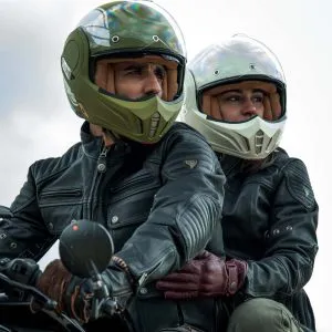By City Helmet 180 TECH Hueso