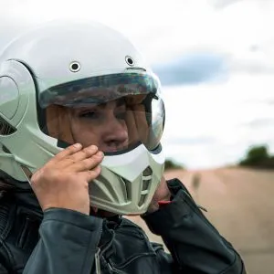 By City Helmet 180 TECH Hueso