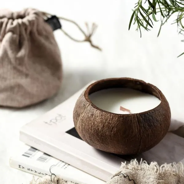 Coconut shell candle with gift bag