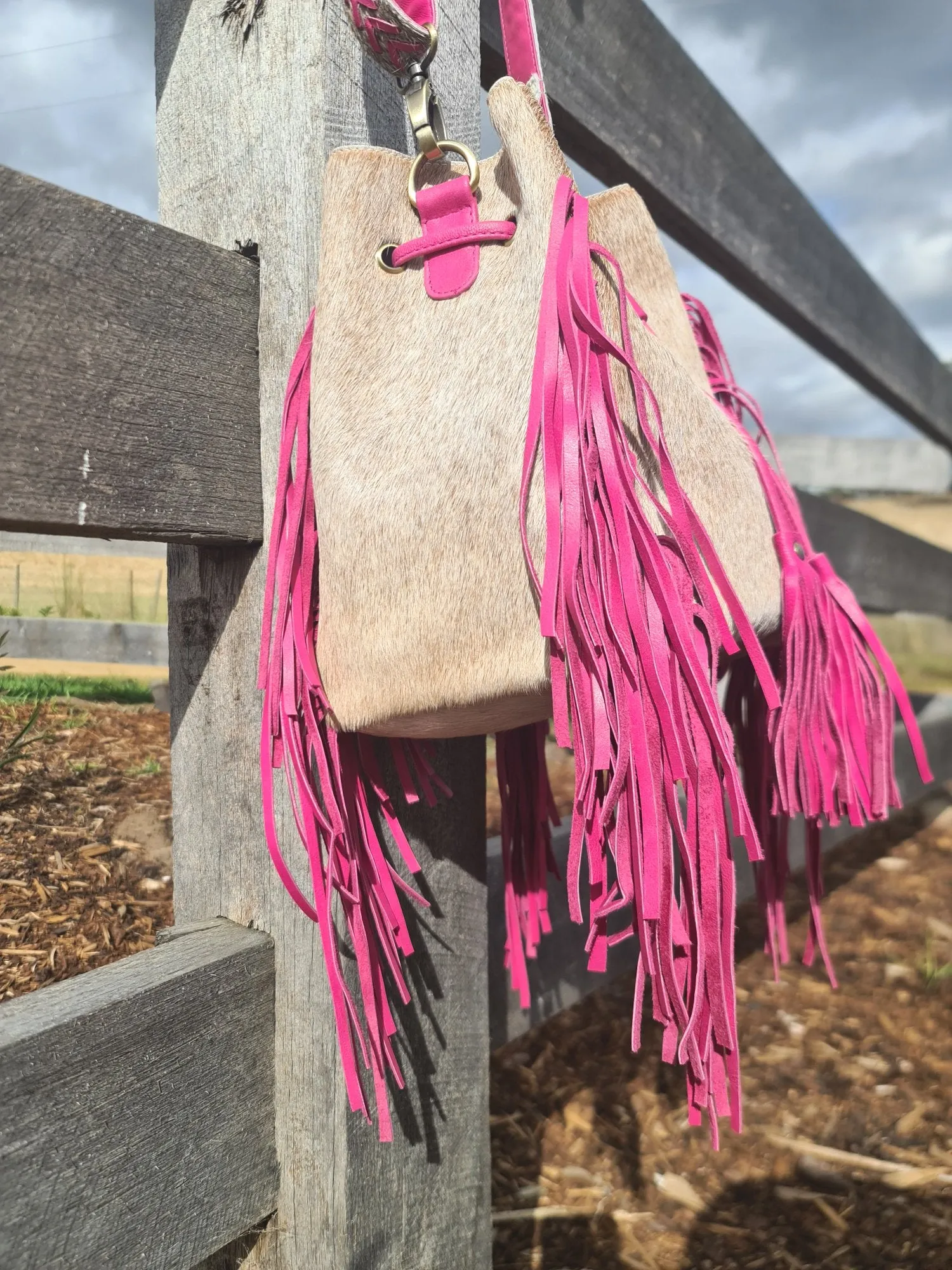 Cowgirl Cowhide Bag - Nat/Fuchsia