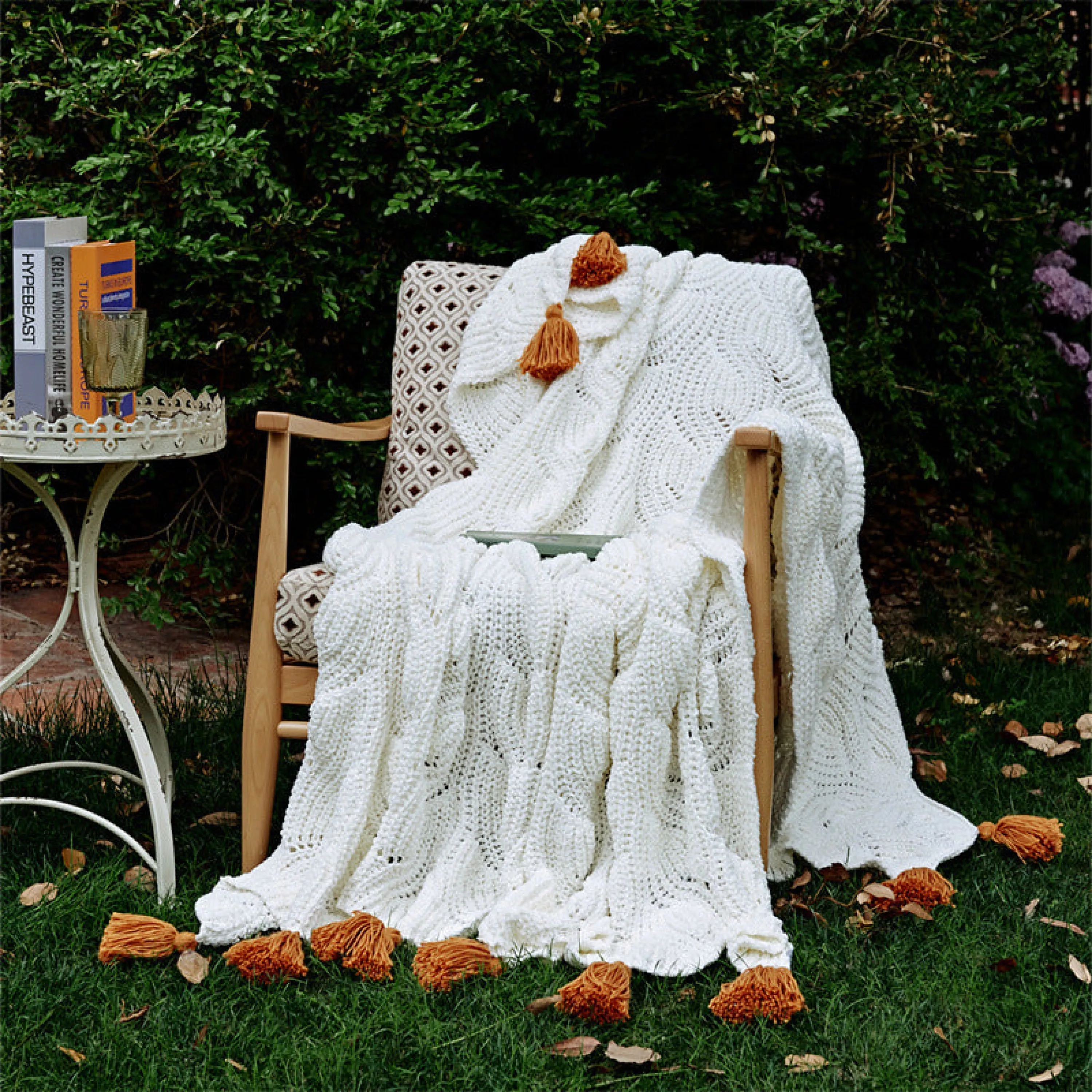 Cozy Knit Pom Pom Blanket (7 Colors)