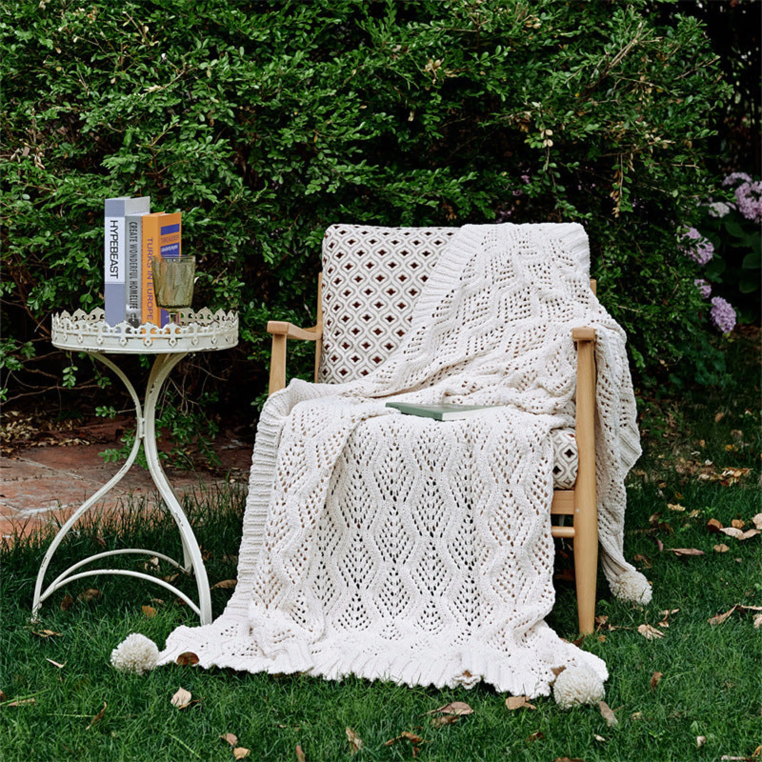 Cozy Knit Pom Pom Blanket (7 Colors)