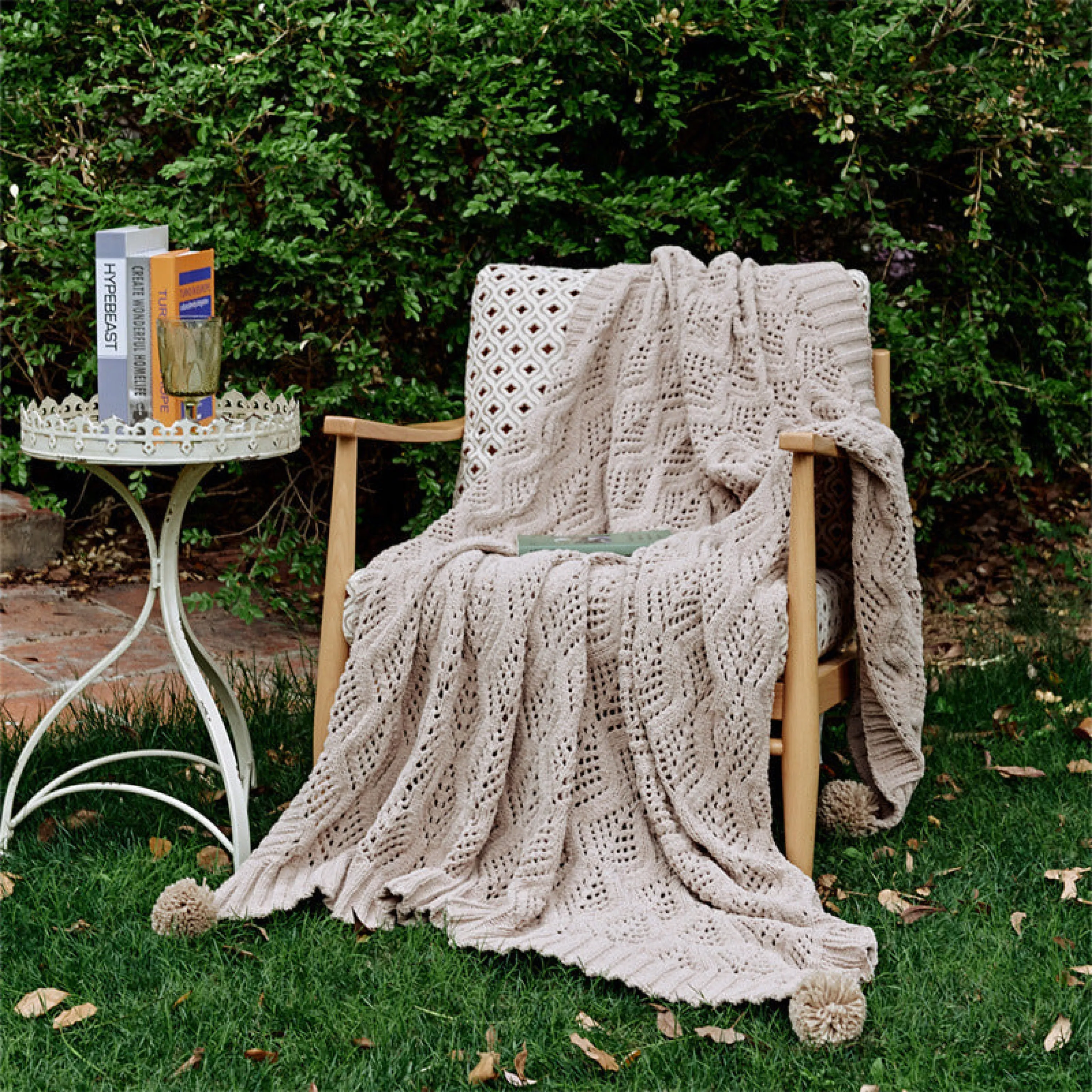 Cozy Knit Pom Pom Blanket (7 Colors)