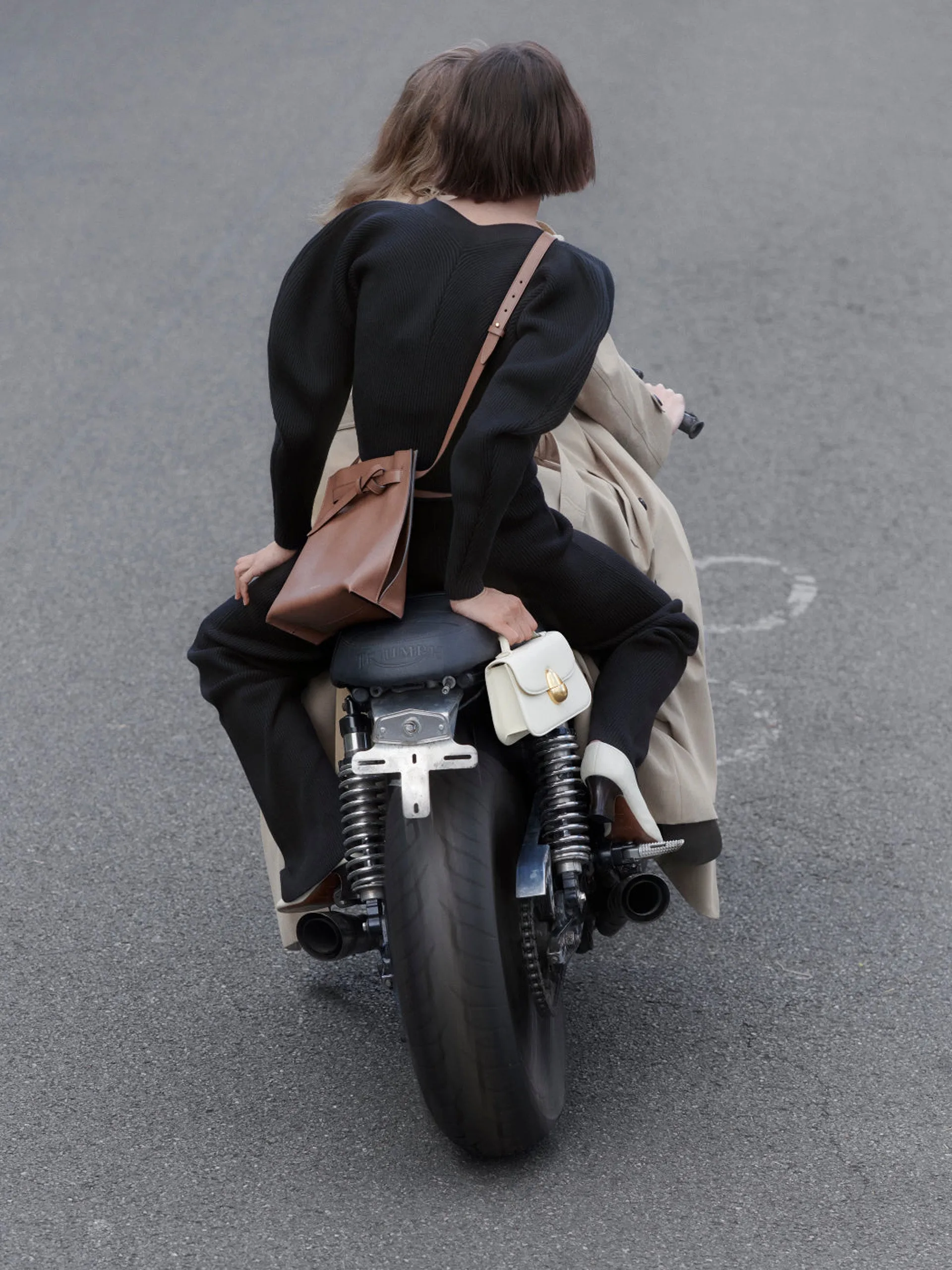 Dark taupe Himalia crossbody bag