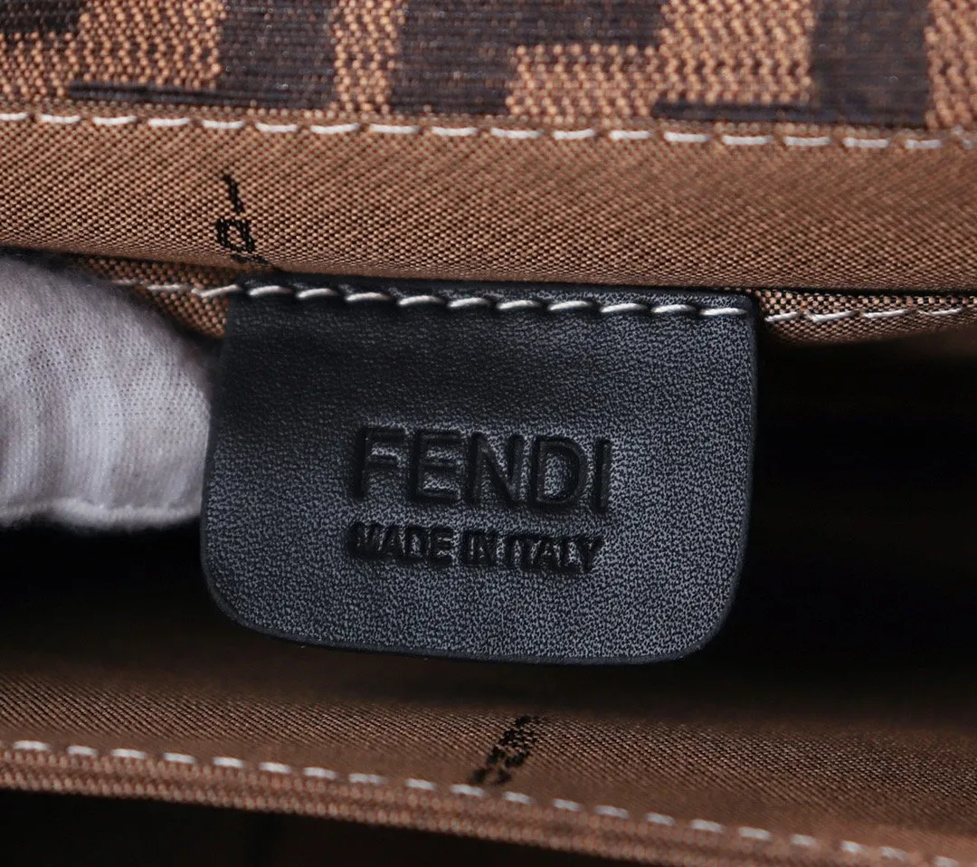 EN   Designer bags by Fendi 063