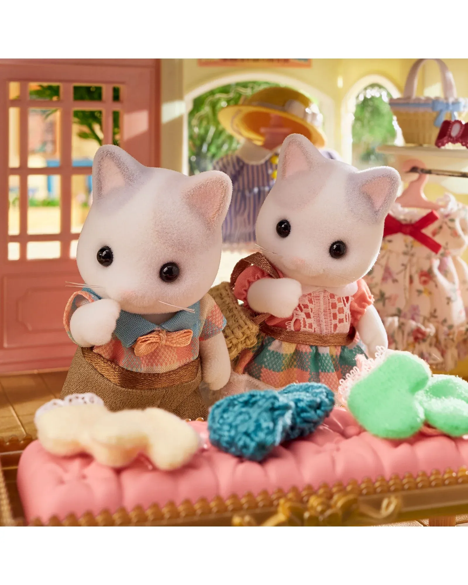 Latte Cat Family
