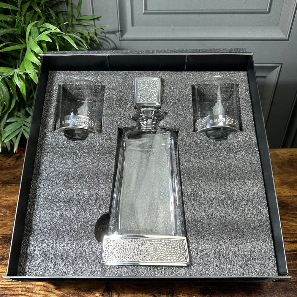 Manhattan 650ml Whisky, Wine & Spirits Decanter Gift Set Includes 2x 11oz Manhattan Pewter Tumblers