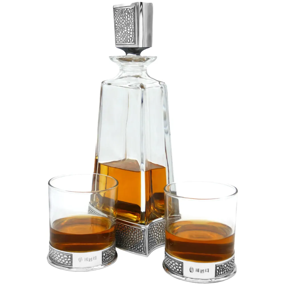 Manhattan 650ml Whisky, Wine & Spirits Decanter Gift Set Includes 2x 11oz Manhattan Pewter Tumblers