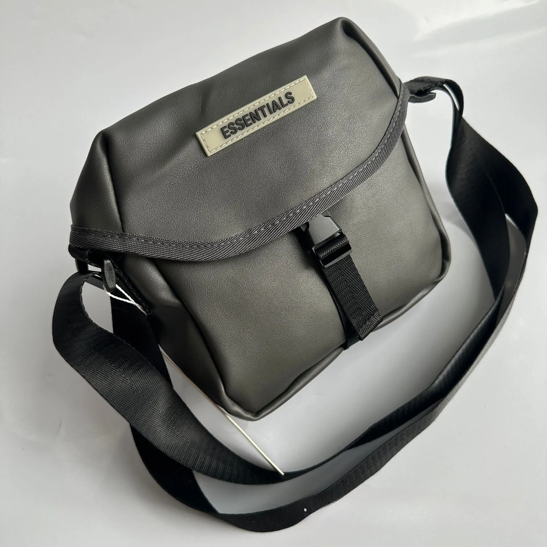 Men's Crossbody Bag Horizontal Bag Cover One Shoulder Crossbody Bag