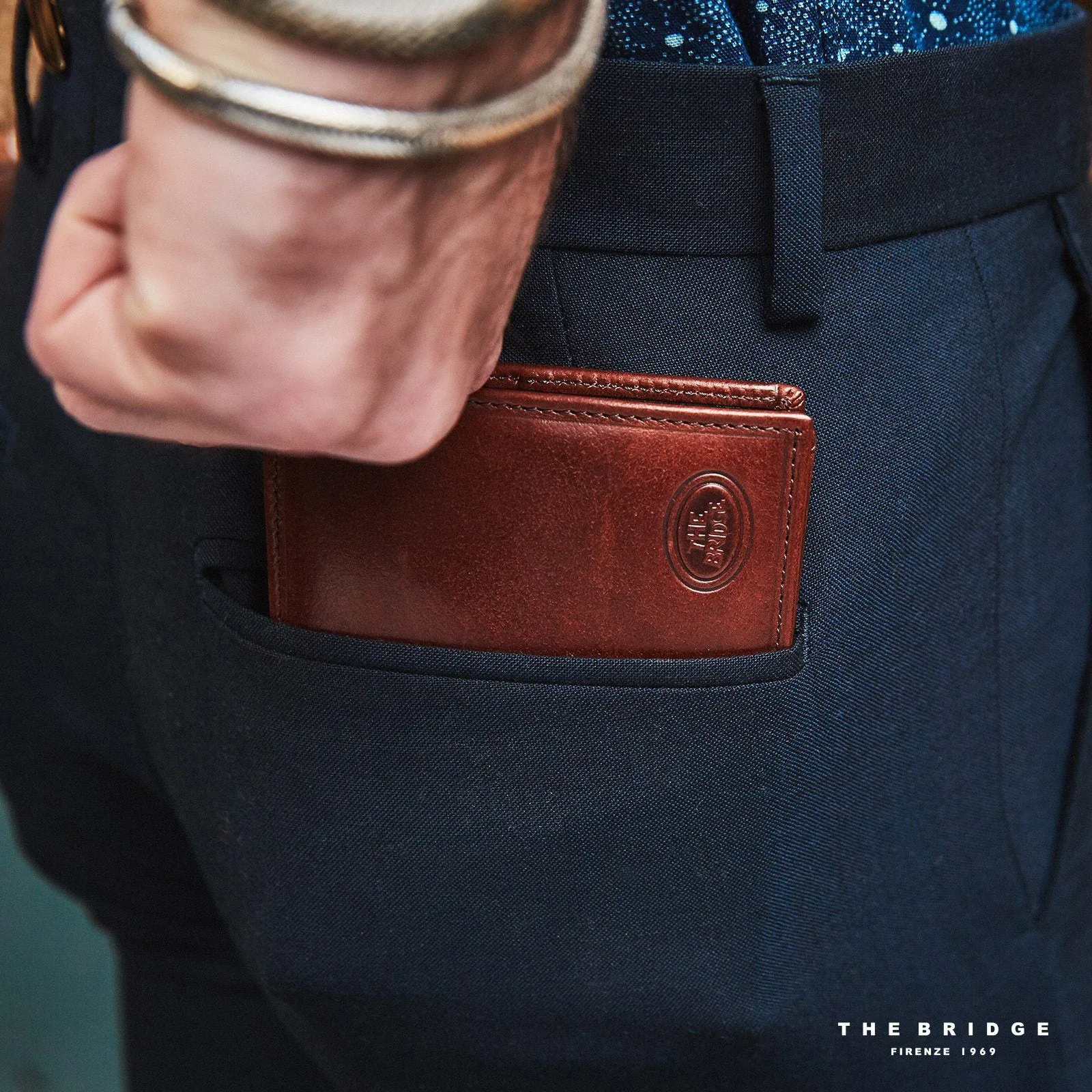 The Bridge Story Uomo Men's Wallet with 3 CC Slots and Coin Purse