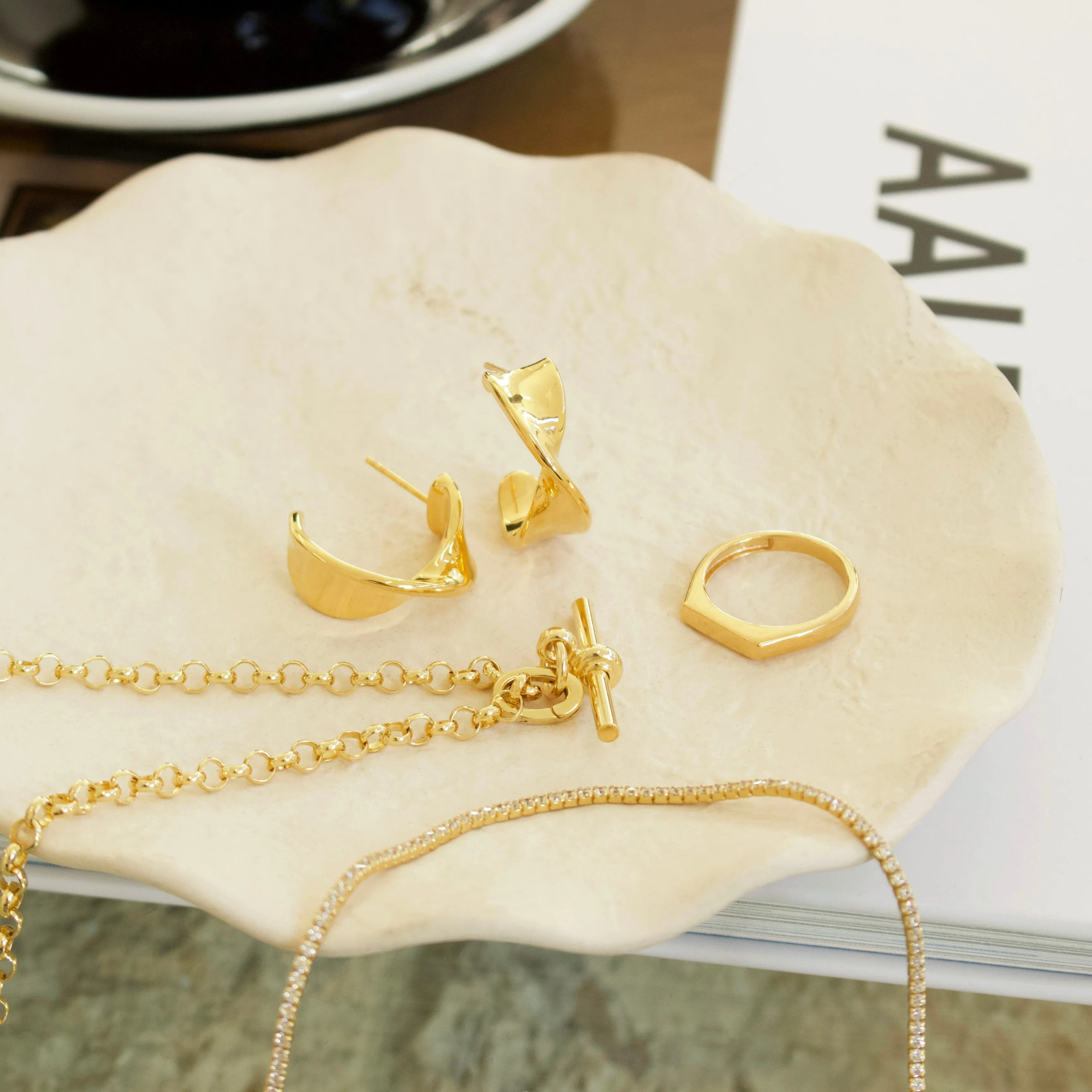 Vintage Twist Hoop Earrings